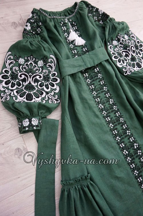 Women's embroidered dress in the style of boho "Lola"