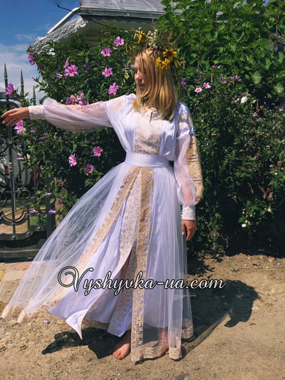 Фатиновое вышитое платье в стиле бохо "Величественная"