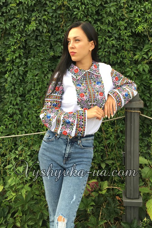 Embroidered blouse "Royal"