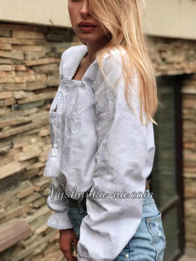Embroidered shirt "Crystal Rose"