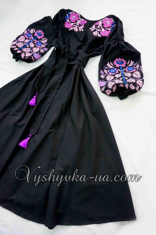 Exclusive embroidered dress in the style of boo "Juana"