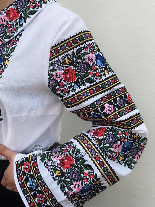 Embroidered blouse "Royal"