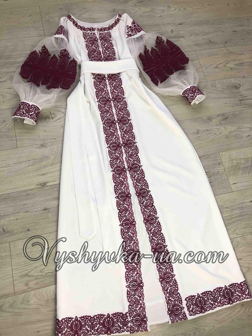 Embroidered dress "Belz"